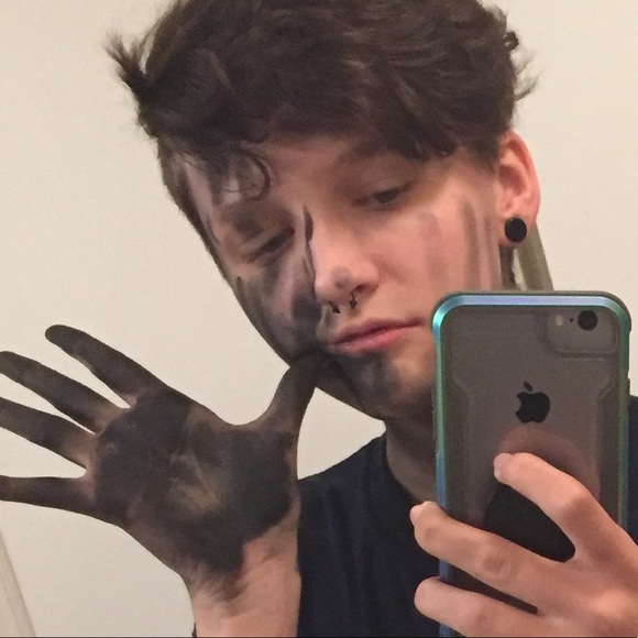 Meet your Posher, Max - Picture 1 of 1